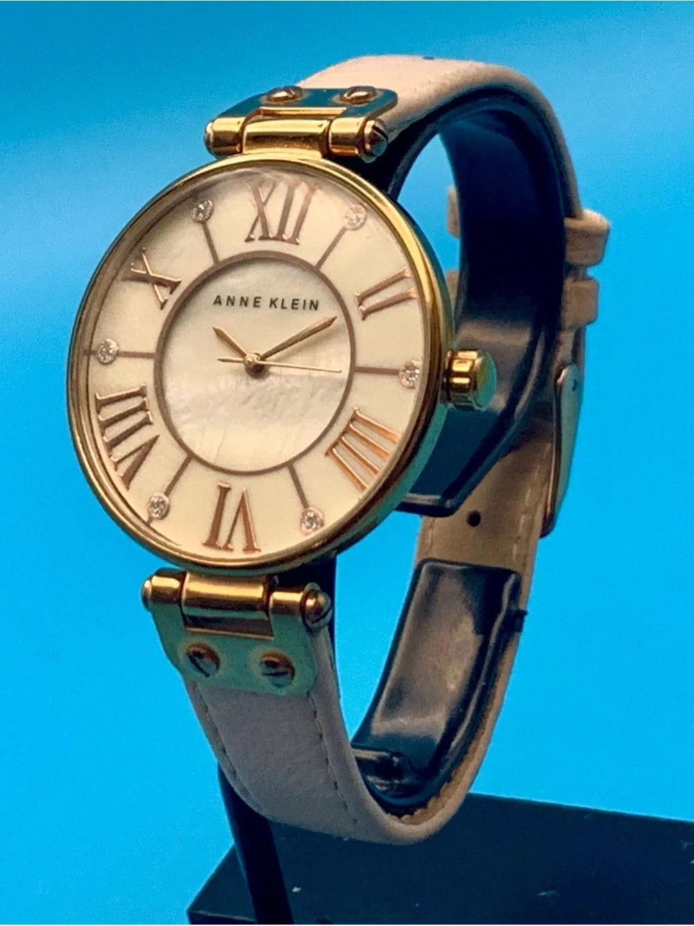 ANNE KLEIN 10/9918 Women’s Quartz Wristwatch MOP Dial Crystals Works New Battery